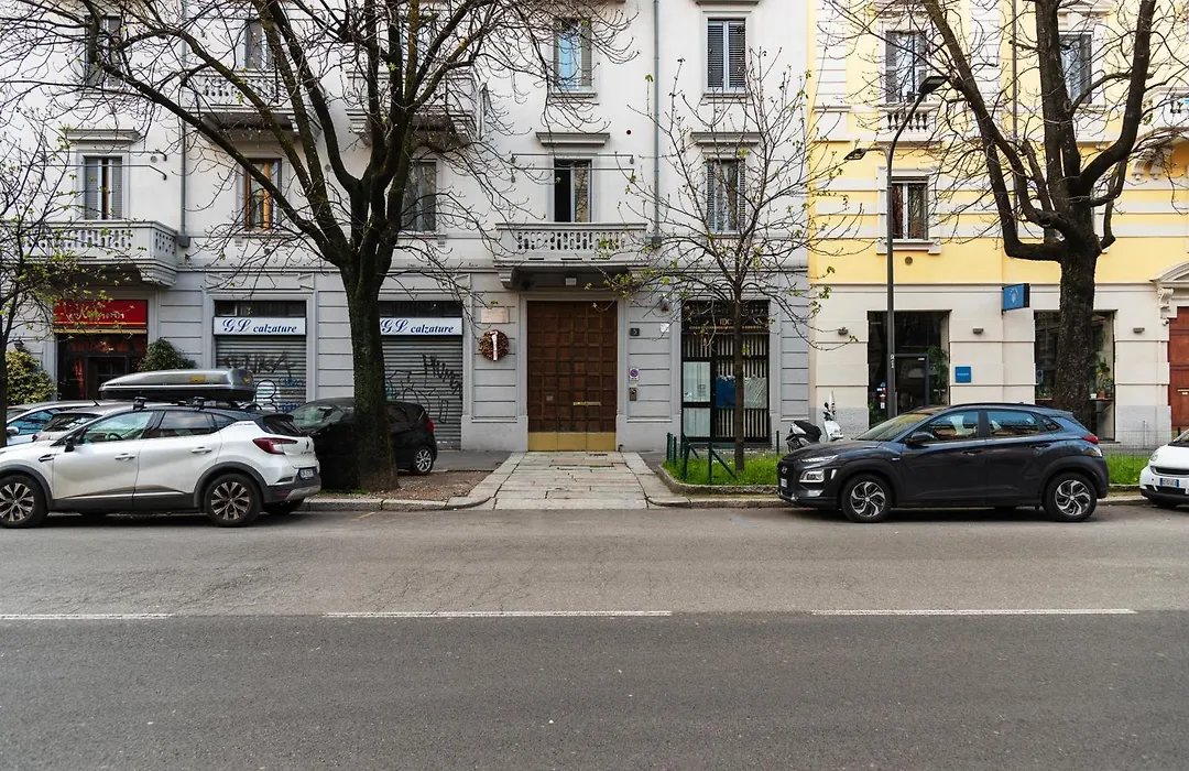Youhosty - Porta Romana Apartment-1